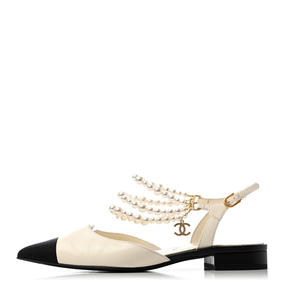 Very RARE!!!!!
AUTHENTIC CHANEL PEARL
SLINGBACK SIZE 36C